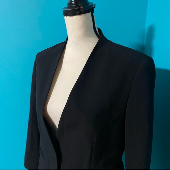 Bloomingdale’s Dylan Gray 10 Solid Black Angled Hem Classic Blazer - Picture 4 of 6